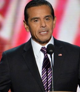 Villaraigosa-Antonio-9-5-12-cropped-proto-custom_28