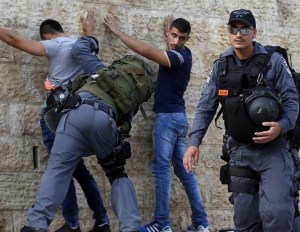 Photo by Ahmad Gharabli:AFP:Getty Images Damascus gate 10:18